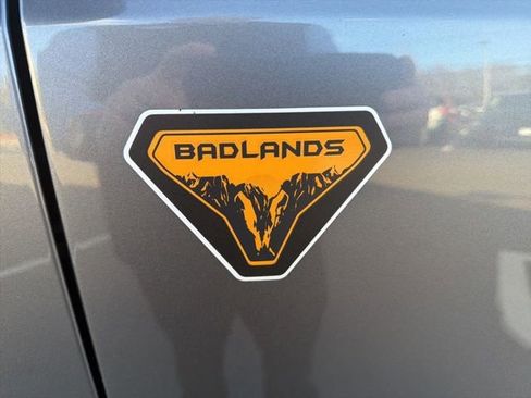 Used 2023 Ford Bronco Badlands image 10