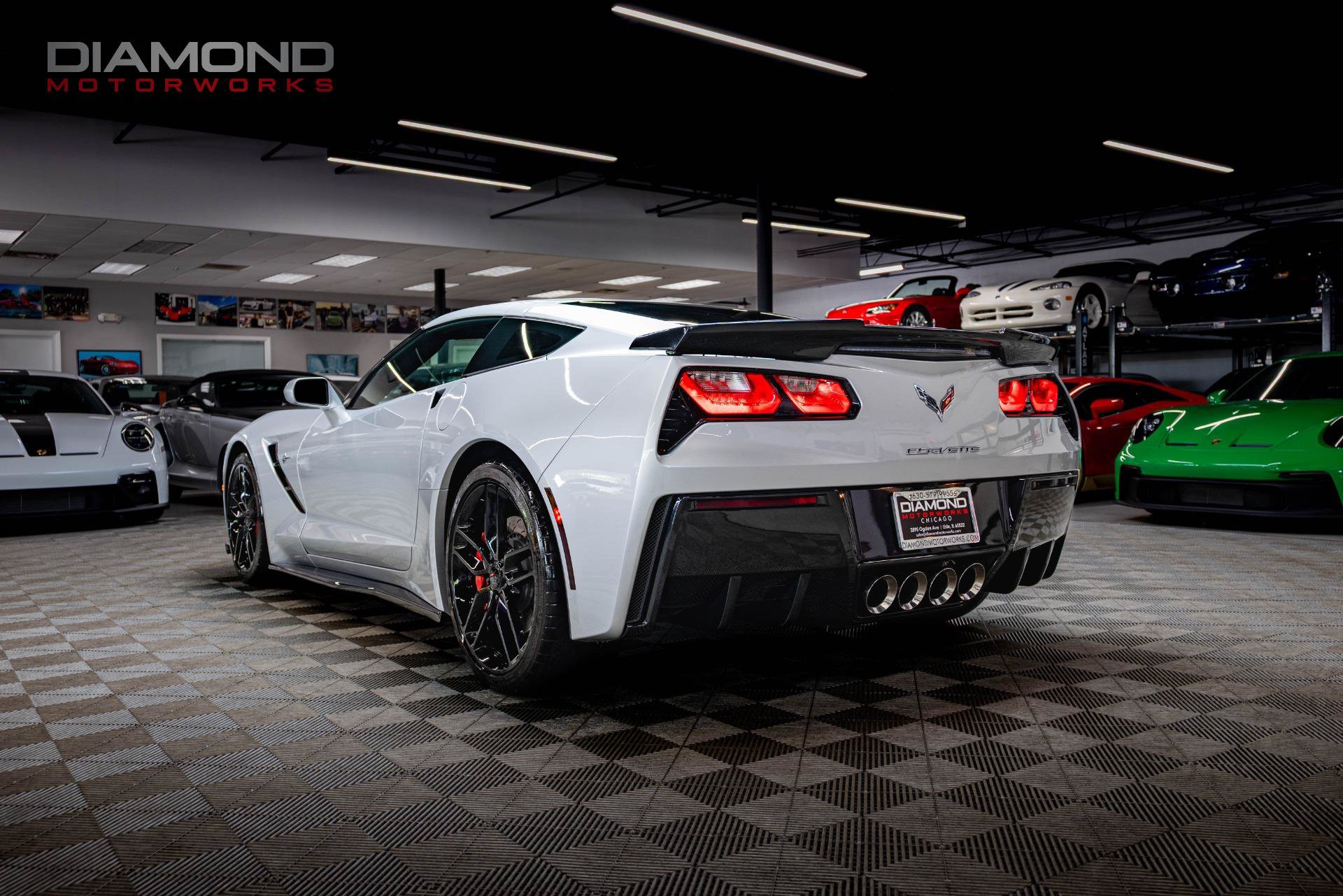 Used 2019 Chevrolet Corvette Stingray Coupe RWD image 2