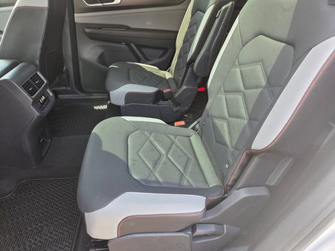 Used 2024 Volkswagen Atlas Peak Edition SE AWD/4WD image 24