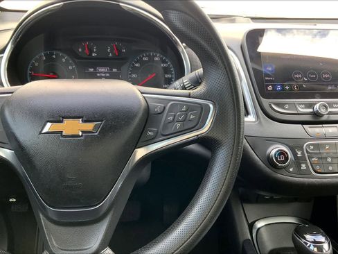 Used 2020 Chevrolet Malibu LT FWD image 25