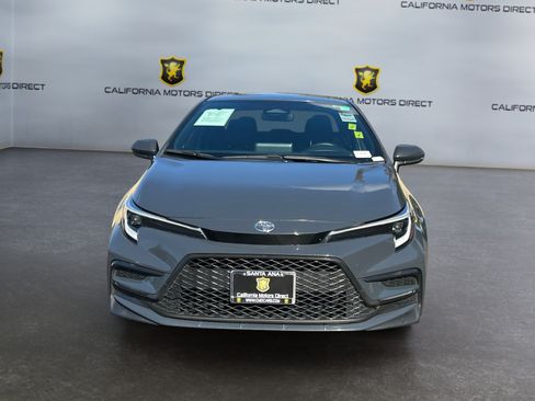 Used 2024 Toyota Corolla SE FWD image 2