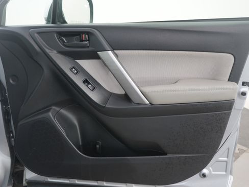 Used 2016 Subaru Forester 2.5i Premium w/ Popular Package #2 image 11