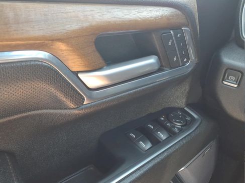 Used 2024 Chevrolet Silverado 2500 High Country w/ High Country Premium Package AWD/4WD image 23