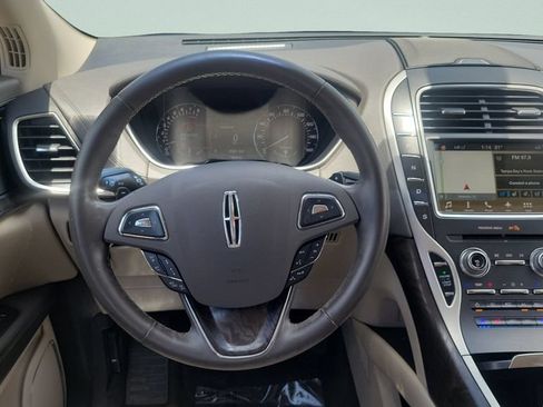 Used 2018 Lincoln MKX Reserve w/ Driver Assistance Package AWD/4WD image 12