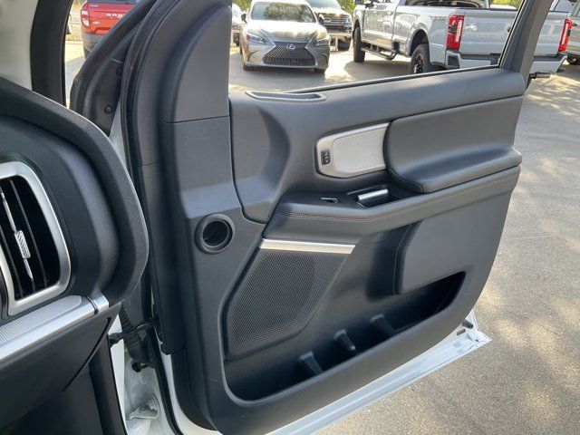 Used 2025 Ford Expedition Max Active AWD/4WD image 28