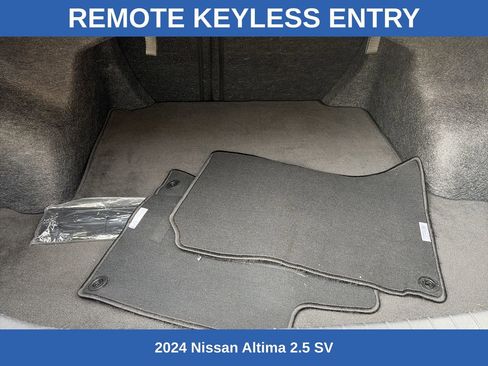 Used 2024 Nissan Altima 2.5 SV w/ SV Premium Package image 9