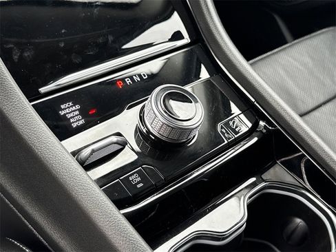 Certified 2022 Jeep Grand Cherokee Limited 4xe w/ Luxury Tech Group II image 25