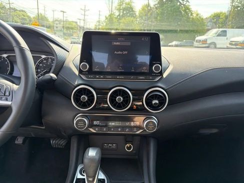 Used 2021 Nissan Sentra SV FWD image 17