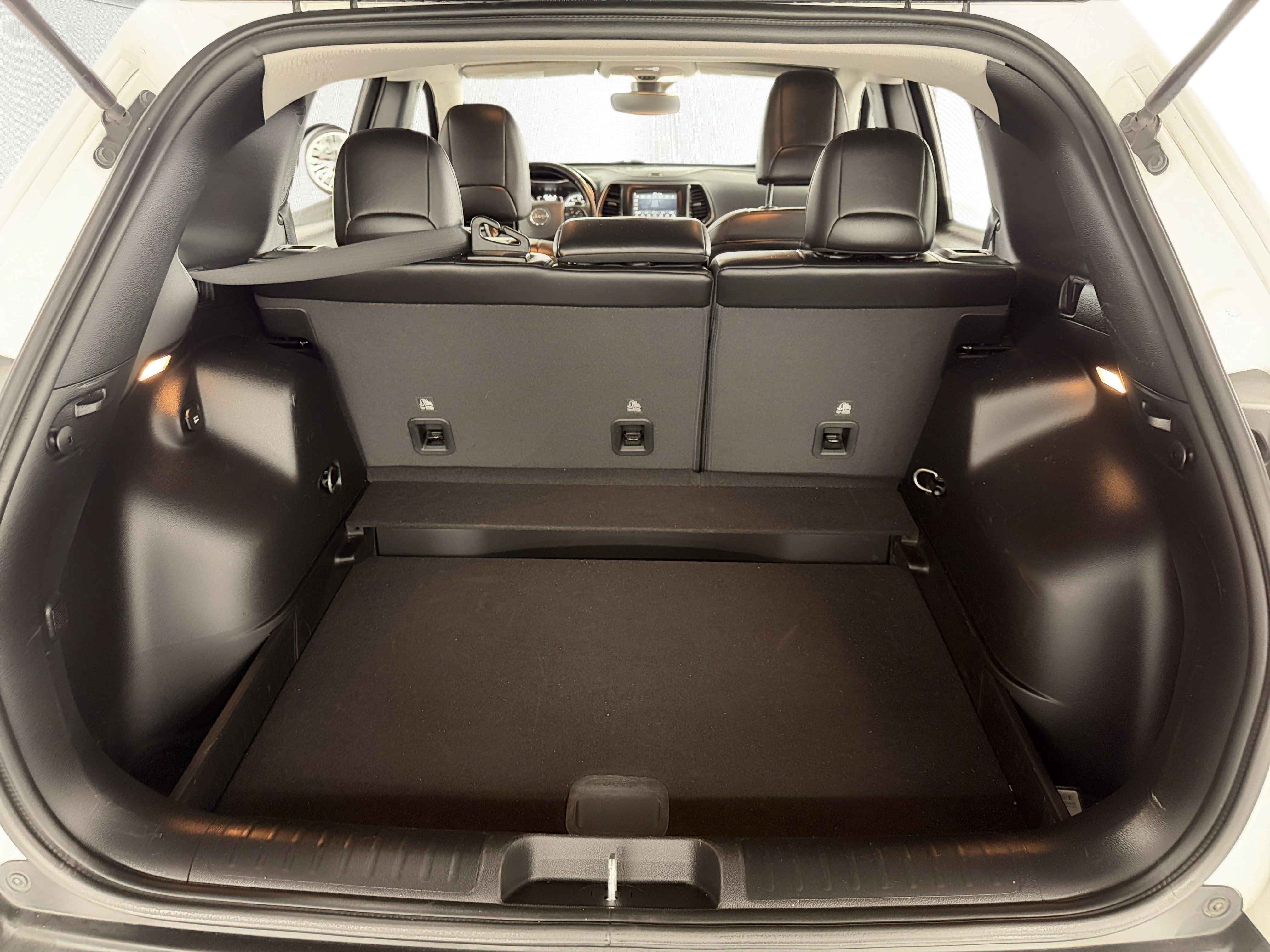Used 2021 Jeep Cherokee Latitude Plus FWD image 13