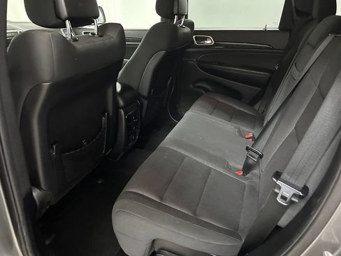 Used 2012 Jeep Grand Cherokee Laredo w/ Laredo E Group AWD/4WD image 15
