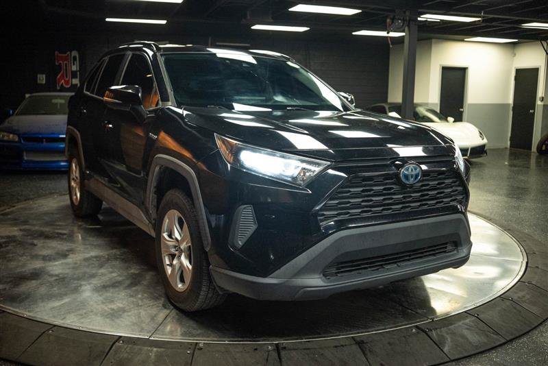Used 2020 Toyota RAV4 LE AWD/4WD image 5