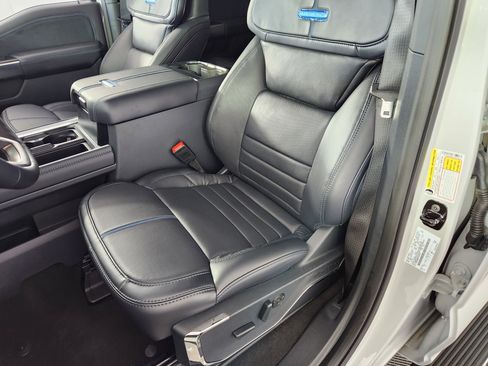 New 2026 Ford F350 Platinum w/ Tremor Off-Road Package AWD/4WD image 13