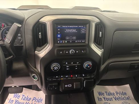 Used 2024 Chevrolet Silverado 1500 Custom Trail Boss AWD/4WD image 31