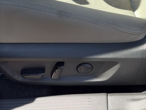 Certified 2025 Nissan Rogue SV AWD/4WD image 15