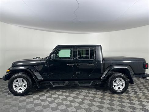 Certified 2023 Jeep Gladiator Sport image 3