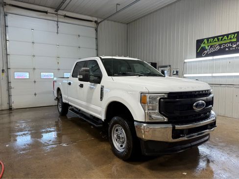 Used 2022 Ford F250 XL w/ Power Equipment Group image 2