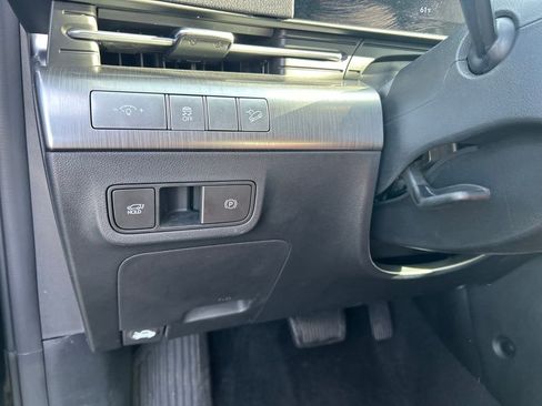 Used 2024 Hyundai Kona Limited AWD/4WD image 15