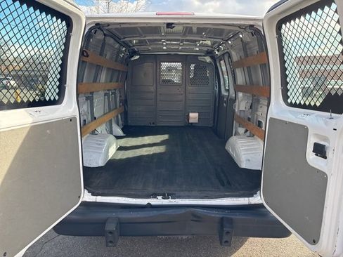Used 2014 Ford E-250 and Econoline 250 w/ Power Group image 30