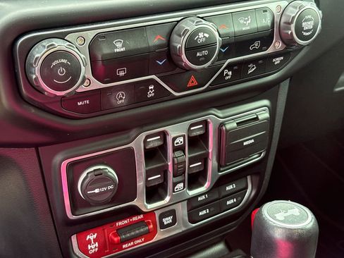 Used 2020 Jeep Wrangler Unlimited Rubicon w/ Quick Order Package 28Y Recon image 27