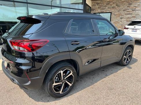 Used 2022 Chevrolet TrailBlazer RS w/ Sun and Liftgate Package FWD image 4