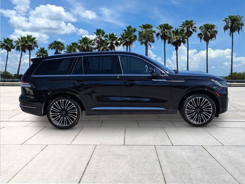Used 2025 Lincoln Aviator Black Label image 9
