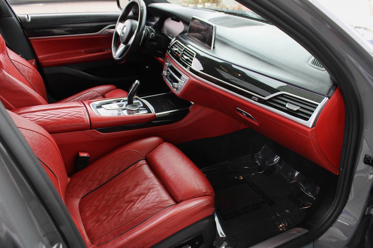 Used 2021 BMW 750i xDrive w/ M Sport Package AWD/4WD image 20