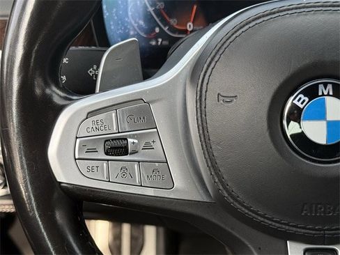 Used 2022 BMW 750i xDrive w/ M Sport Package image 15
