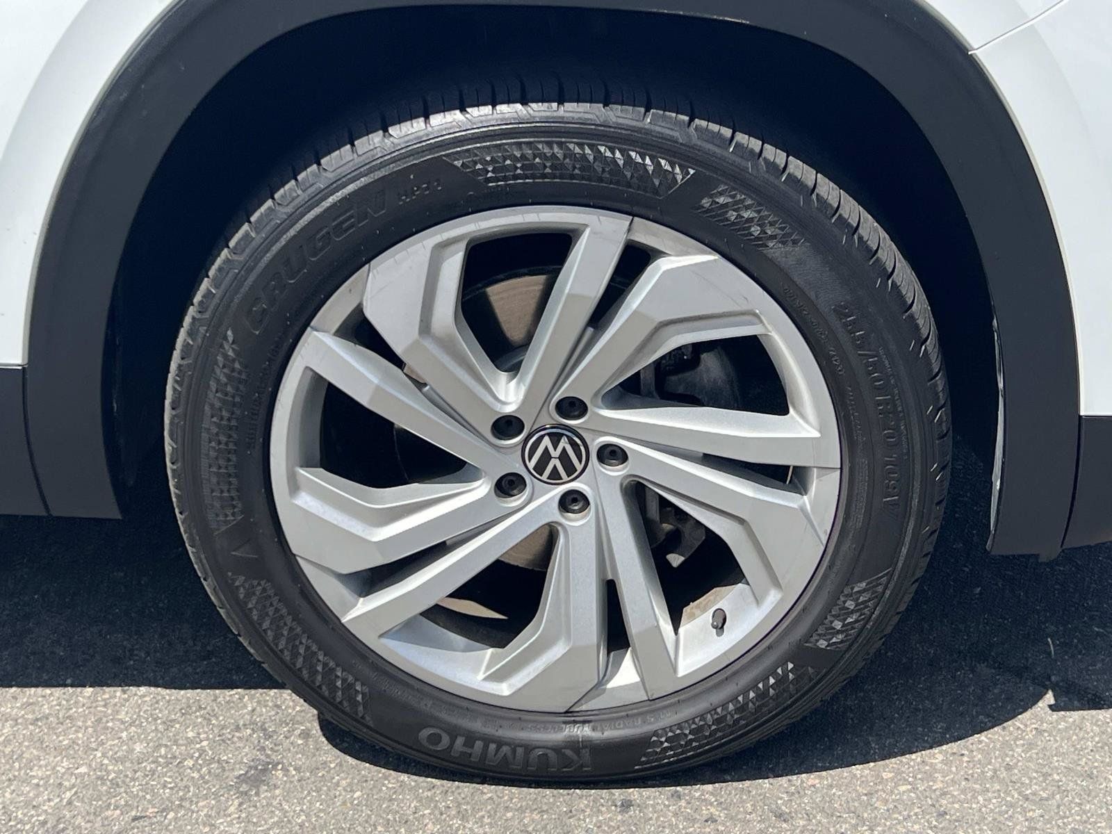 Used 2020 Volkswagen Atlas Cross Sport SEL AWD/4WD image 30