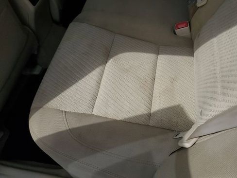 Used 2016 Toyota Camry LE FWD image 28