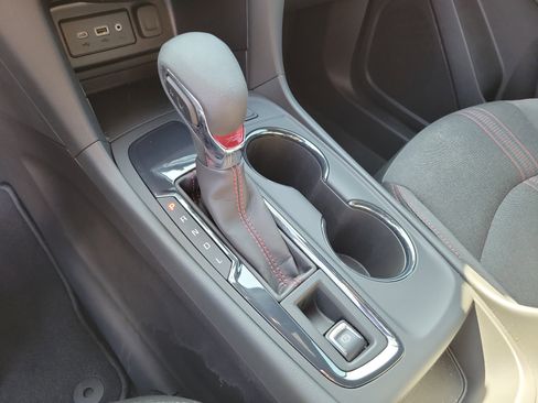 Used 2024 Chevrolet Equinox RS FWD image 28