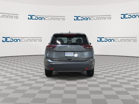 Used 2024 Nissan Rogue SV FWD image 7