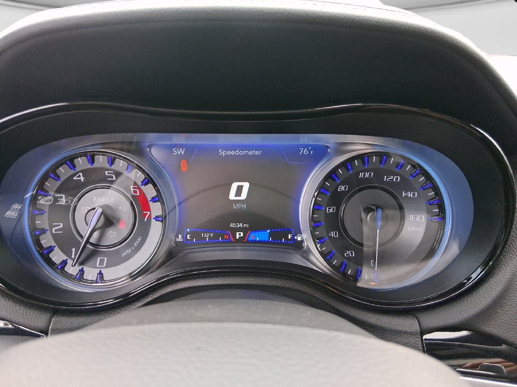 Used 2023 Chrysler 300 C RWD image 11