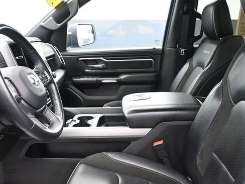 Used 2024 RAM 1500 Laramie AWD/4WD image 9