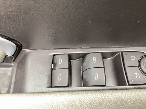 Used 2024 Chevrolet Colorado ZR2 w/ ZR2 Convenience Package III image 42