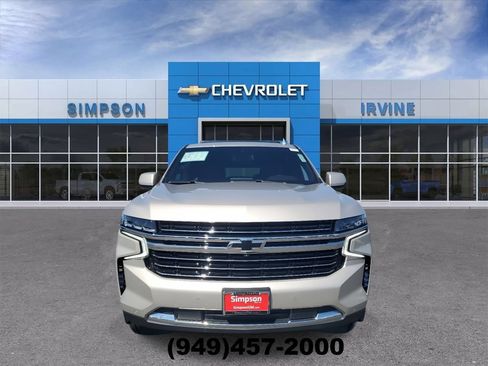 Used 2023 Chevrolet Suburban LT w/ Luxury Package AWD/4WD image 3