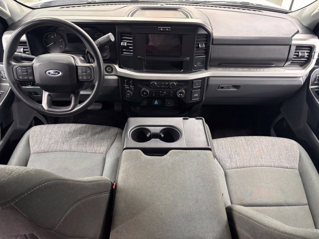 Used 2025 Ford F250 XLT w/ FX4 Off-Road Package AWD/4WD image 2