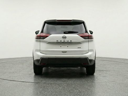 Used 2025 Nissan Rogue SV FWD image 7