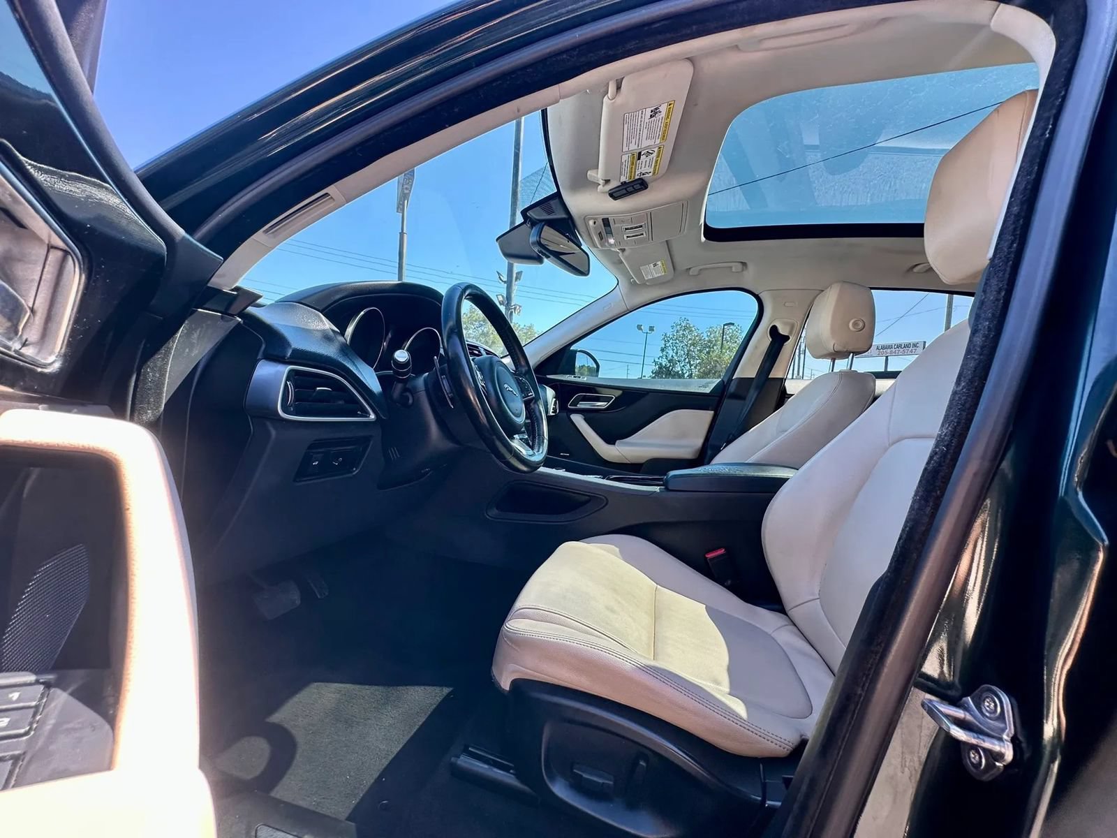Used 2017 Jaguar F-PACE Premium AWD/4WD image 5