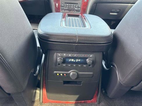 Used 2014 Cadillac Escalade Premium image 11