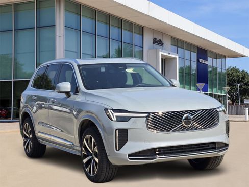 Certified 2025 Volvo XC90 B5 Core w/ Climate Package image 2