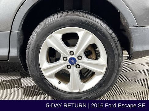 Used 2016 Ford Escape SE image 30