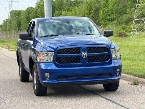 Used 2019 RAM 1500 Express AWD/4WD image 3