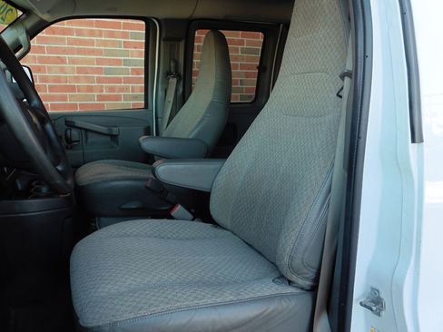 Used 2020 Chevrolet Express 3500 LT w/ LT Preferred Equipment Group image 12