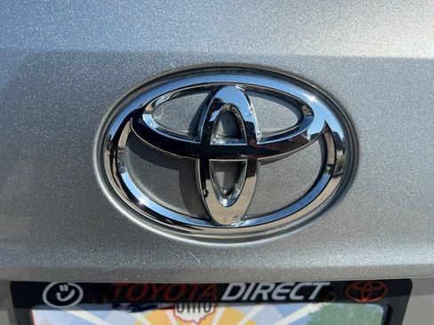 Used 2023 Toyota Highlander LE FWD image 13