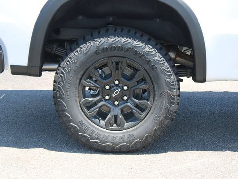 New 2026 Chevrolet Silverado 1500 ZR2 AWD/4WD image 13