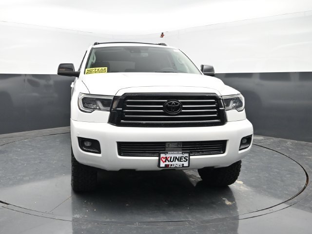 Used 2018 Toyota Sequoia TRD Sport AWD/4WD image 2