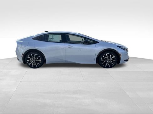 New 2026 Toyota Prius Plug-In Hybrid image 8