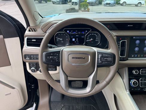 Used 2021 GMC Yukon Denali w/ Denali Ultimate Package AWD/4WD image 18