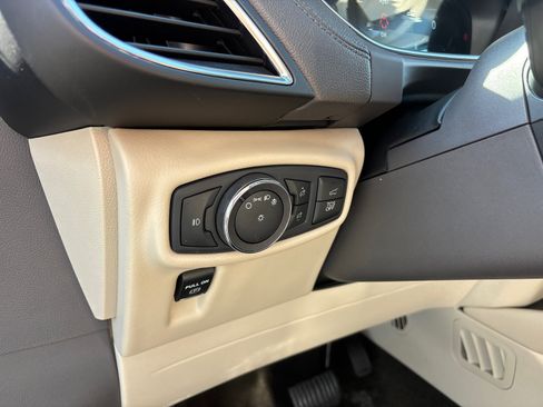 Used 2019 Lincoln Nautilus Reserve FWD image 14