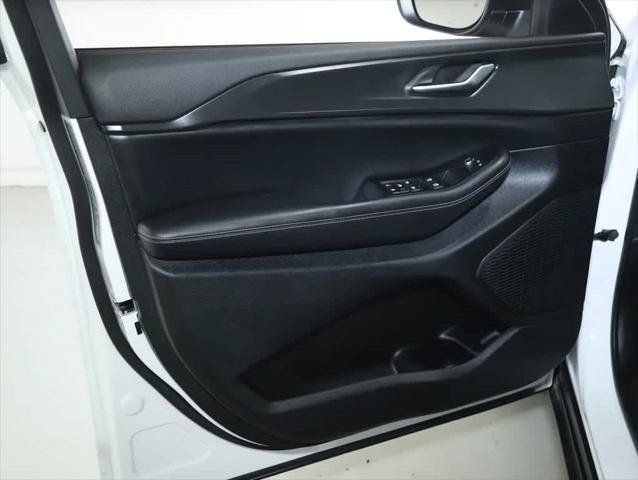 Used 2023 Jeep Grand Cherokee Laredo AWD/4WD image 15